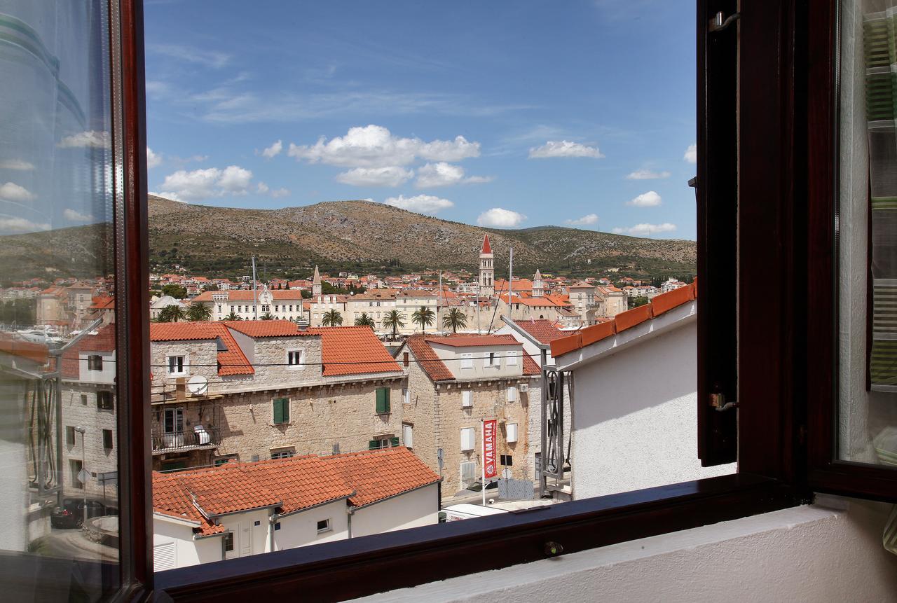 Guesthouse Kate Trogir Exterior photo